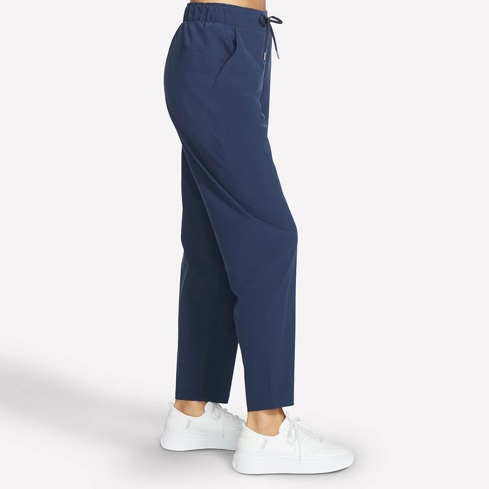 Old Navy Active Go-Dry Ankle Pants in Navy Blue